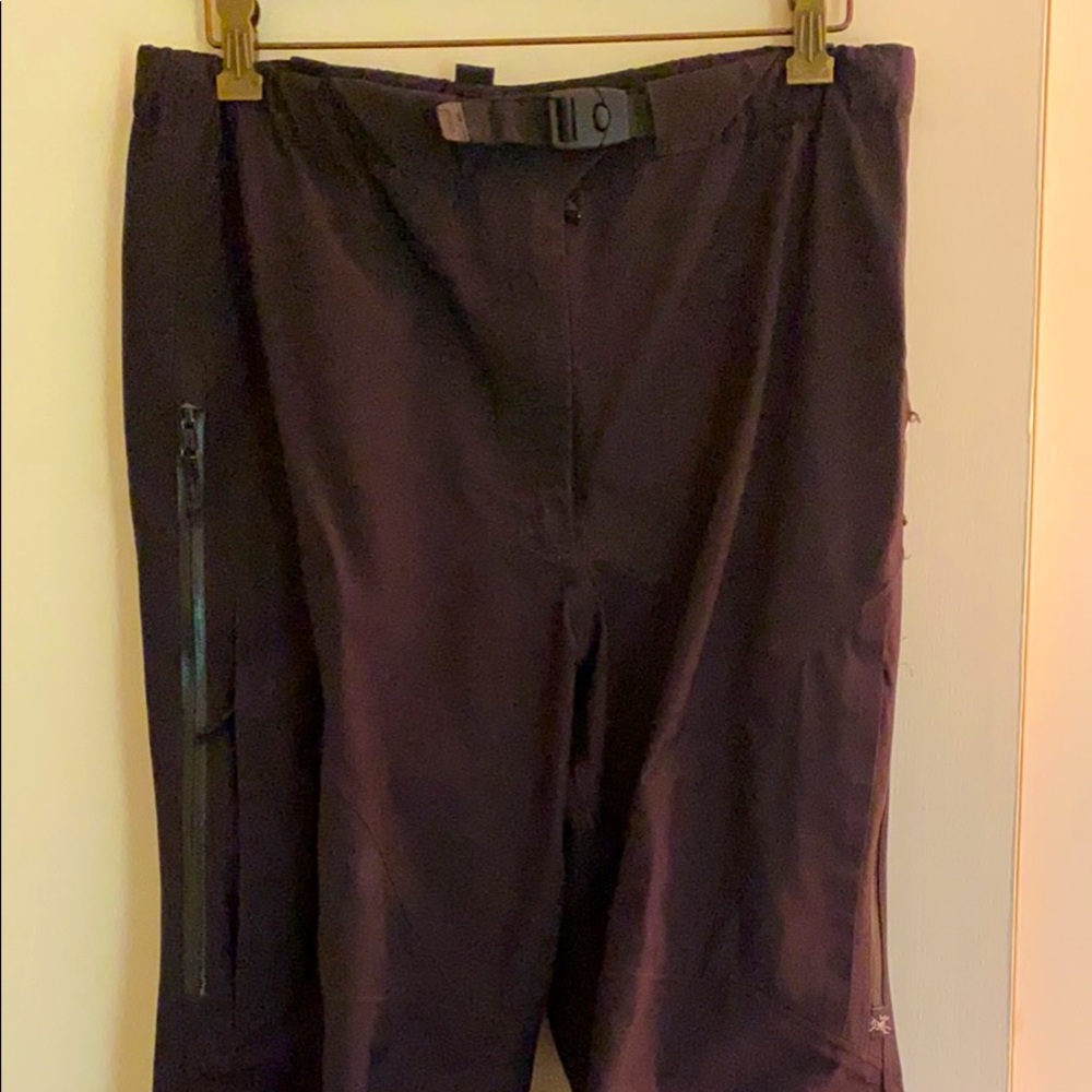 Arcteryx women’s gortex snow pants size Medium